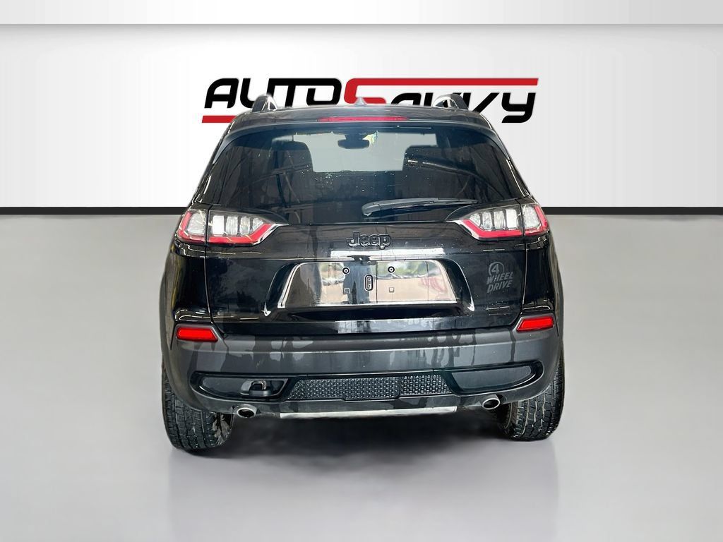 Used 2022 Jeep Cherokee Latitude AWD/4WD image 6