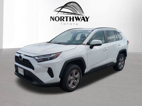 Used 2023 Toyota RAV4 XLE w/ Convenience Package AWD/4WD image 7