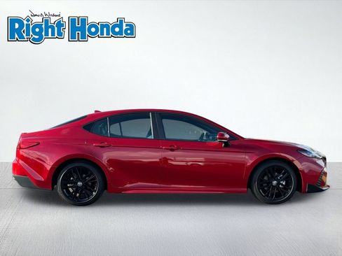Used 2025 Toyota Camry SE w/ Multimedia Upgrade Package FWD image 9