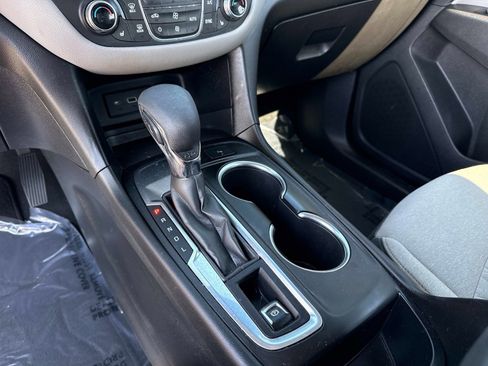 Used 2022 Chevrolet Equinox LT w/ Driver Convenience Package FWD image 26