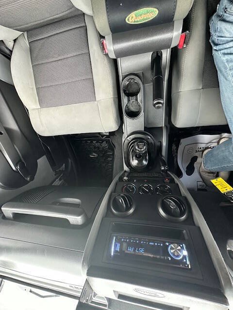 Used 2010 Jeep Wrangler Unlimited Sport AWD/4WD image 16