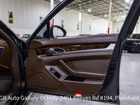 Used 2016 Porsche Panamera 4S AWD/4WD image 33