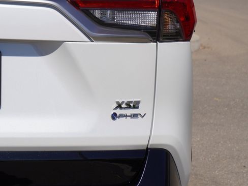 Used 2025 Toyota RAV4 XSE w/ Weather Package AWD/4WD image 10