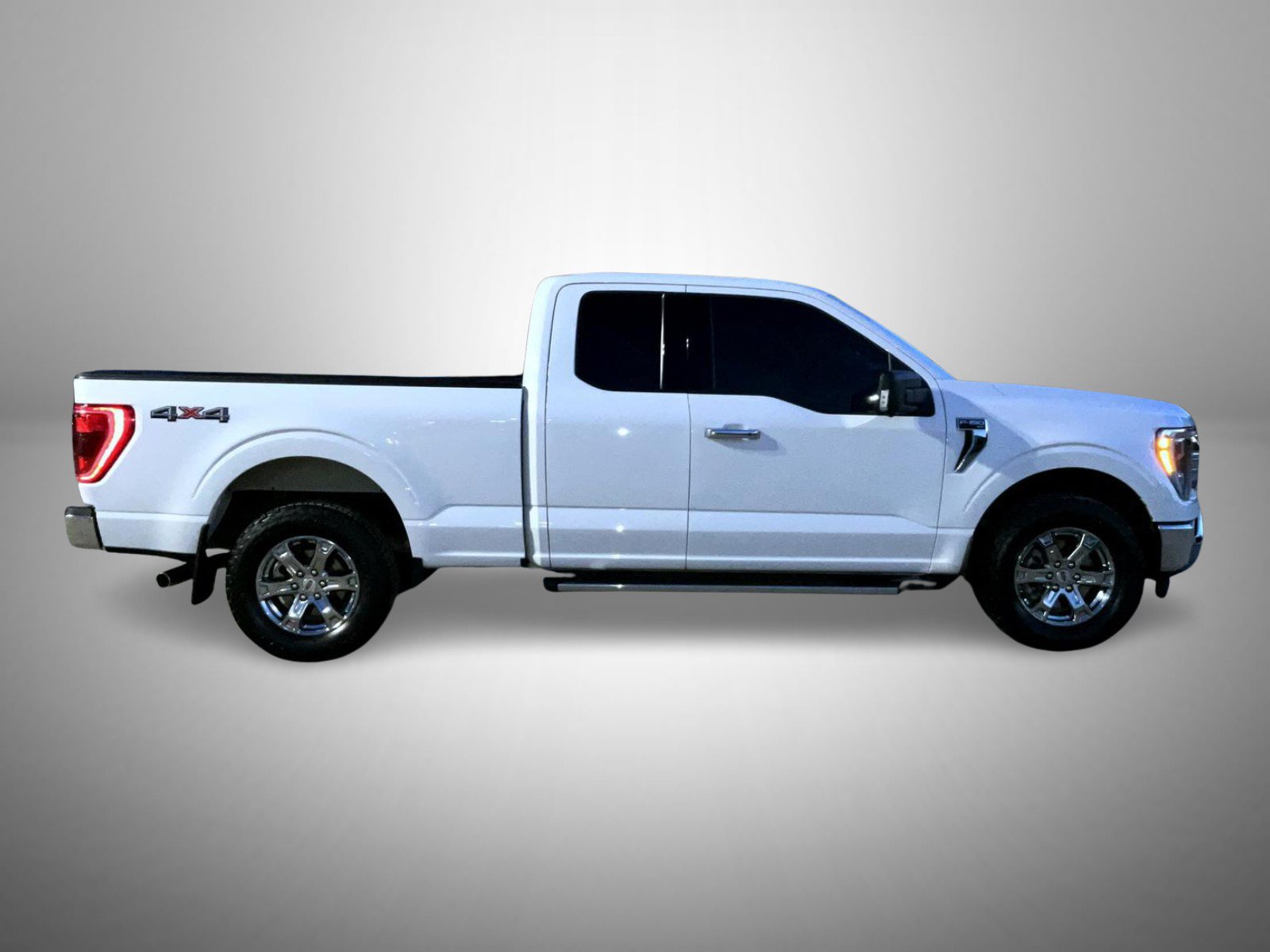 Used 2021 Ford F150 XLT w/ Equipment Group 302A High AWD/4WD image 4