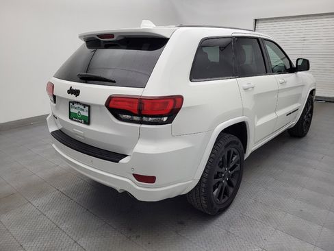 Used 2019 Jeep Grand Cherokee Altitude AWD/4WD image 9