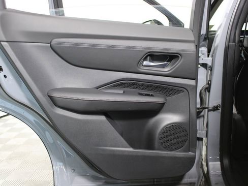 Used 2024 Nissan Ariya VENTURE+ image 22