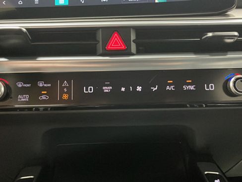 Used 2025 Kia Sorento SX Prestige AWD/4WD image 18
