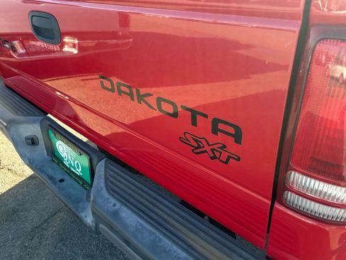 Used 2004 Dodge Dakota 2WD Club Cab w/ Tire & Handling Group image 9