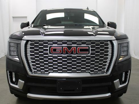 Used 2022 GMC Yukon Denali w/ Max Trailering Package AWD/4WD image 3