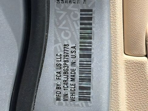 Used 2023 Jeep Grand Cherokee L Limited w/ Luxury Tech Group II RWD image 33