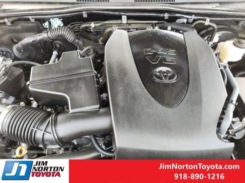 Used 2023 Toyota Tacoma Limited w/ Nightshade Package AWD/4WD image 31
