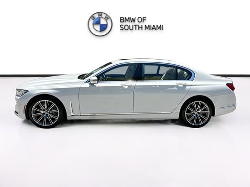 Used 2020 BMW 740i w/ Luxury Rear Seating Package RWD image 4