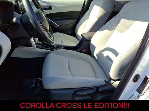 Used 2023 Toyota Corolla Cross LE w/ Moonroof Package AWD/4WD image 15