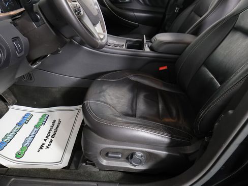 Used 2015 Ford Taurus SEL image 13
