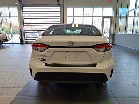 Used 2023 Toyota Corolla LE w/ Carpet Mat Package (TMS) image 5