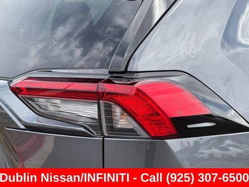 Used 2025 Toyota RAV4 XLE AWD/4WD image 51