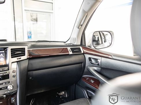Used 2015 Lexus LX 570 4WD w/ Luxury Package image 42
