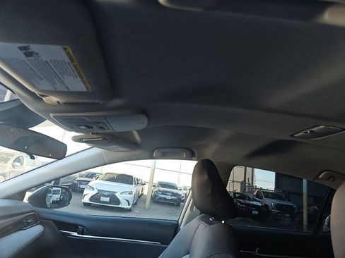 Used 2019 Toyota Camry LE image 13