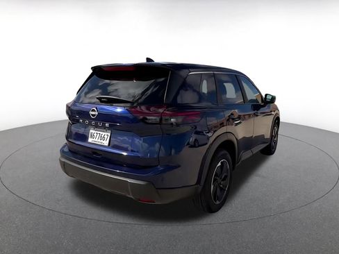 Used 2025 Nissan Rogue SV FWD image 14