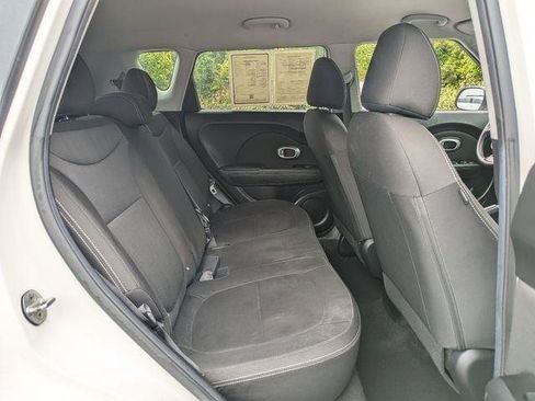 Used 2018 Kia Soul FWD image 26