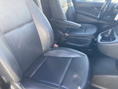 Used 2018 Mercedes-Benz Metris Passenger image 10