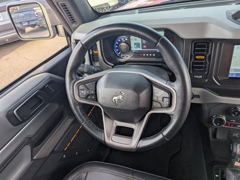 Used 2023 Ford Bronco Badlands w/ Sasquatch Package image 16