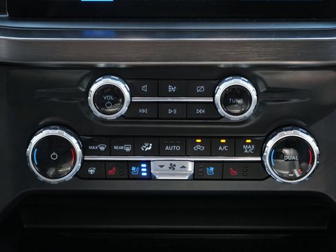 Certified 2024 Ford F250 Lariat AWD/4WD image 18