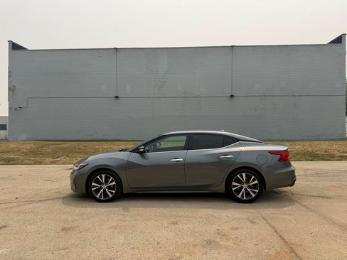 Used 2019 Nissan Maxima 3.5 SV w/ Floor Mat Group FWD image 4