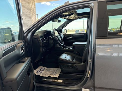 Used 2022 Chevrolet Suburban RST w/ Luxury Package AWD/4WD image 30