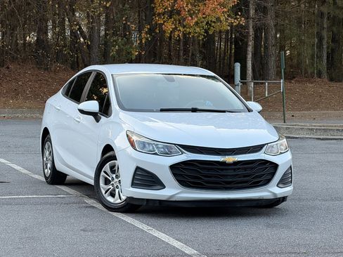 Used 2019 Chevrolet Cruze LS image 3
