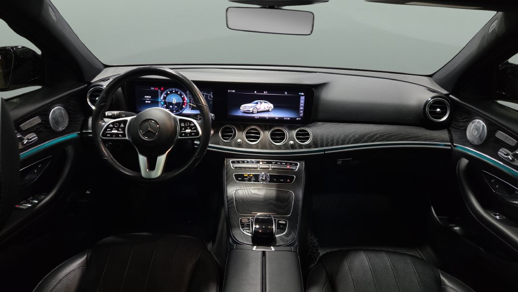 Used 2020 Mercedes-Benz E 350 4MATIC Sedan w/ Parking Assistance Package image 24
