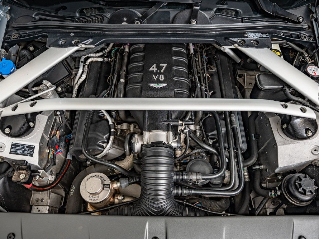 Used 2015 Aston Martin V8 Vantage GT RWD image 43