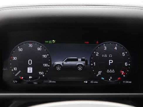 New 2024 Land Rover Defender 110 SE image 9