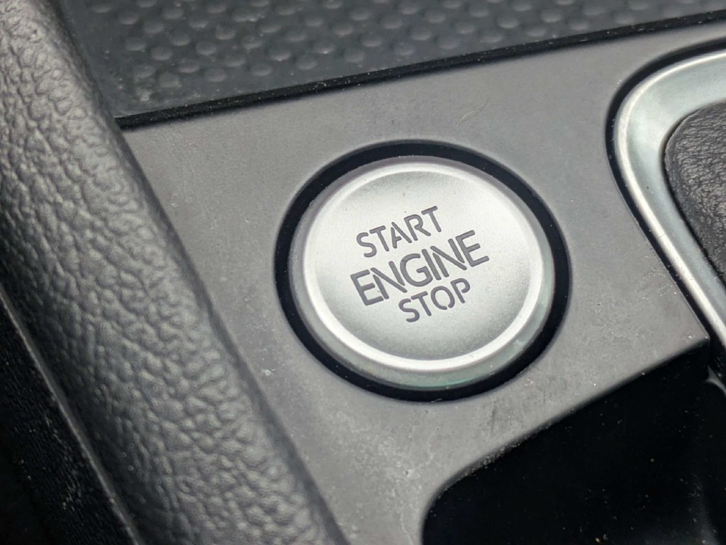 Used 2026 Volkswagen Jetta SE FWD image 34