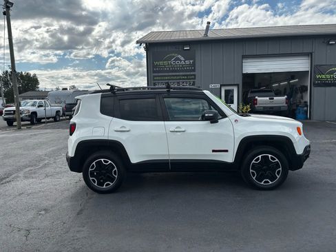 Used 2015 Jeep Renegade Trailhawk w/ Premium Group image 8