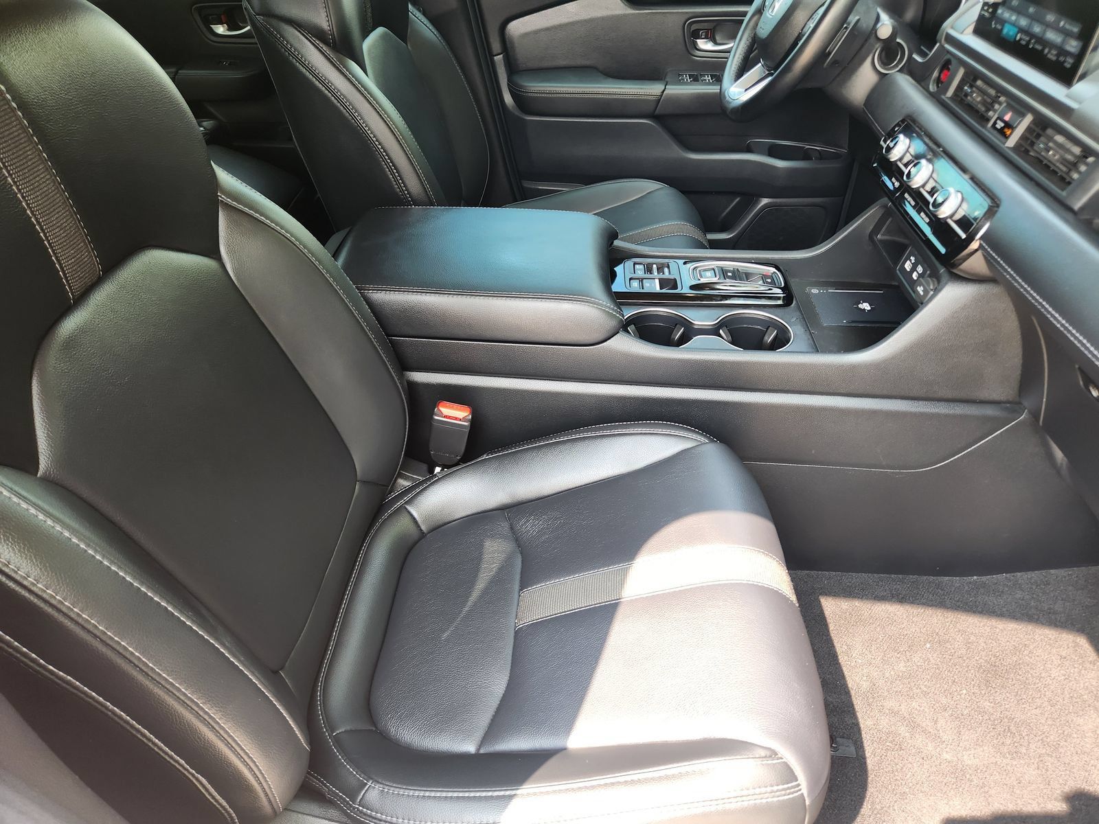 Used 2025 Honda Pilot EX-L image 15