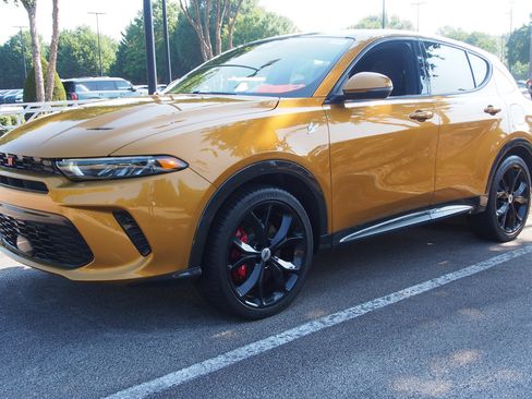 Used 2024 Dodge Hornet R/T Plus w/ Track Pack AWD/4WD image 3