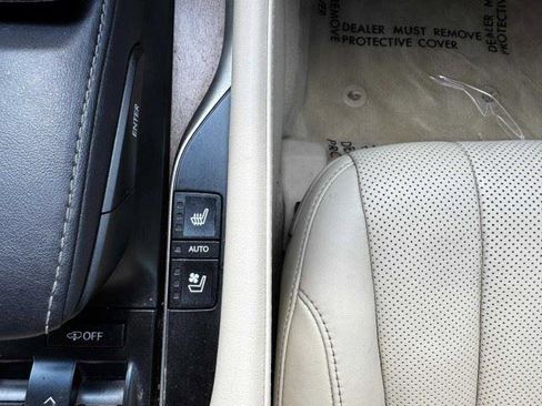 Used 2019 Lexus LX 570 4WD w/ Luxury Package image 37