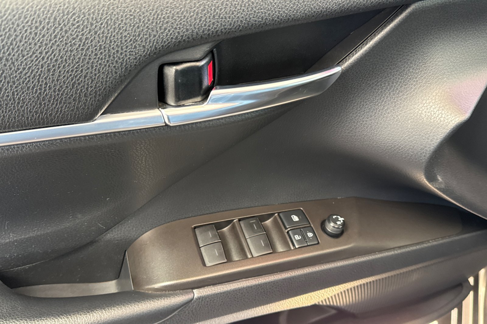 Certified 2021 Toyota Camry SE w/ Carpet Mat Package (TMS) FWD image 14