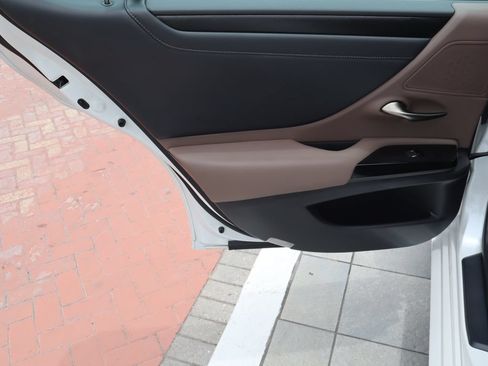 Used 2023 Lexus ES 300h w/ Premium Package FWD image 21