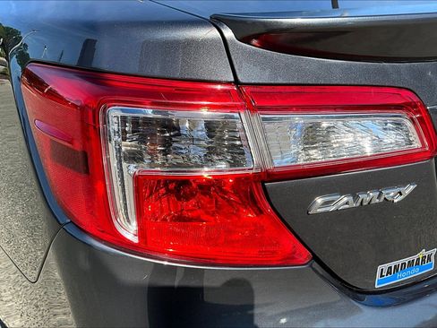 Used 2013 Toyota Camry SE FWD image 29