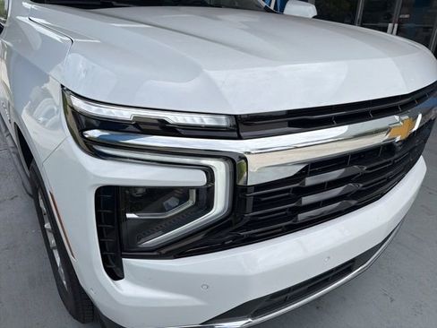 Used 2026 Chevrolet Suburban LS RWD image 17