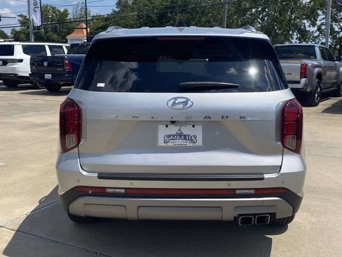 Used 2024 Hyundai Palisade Limited FWD image 7