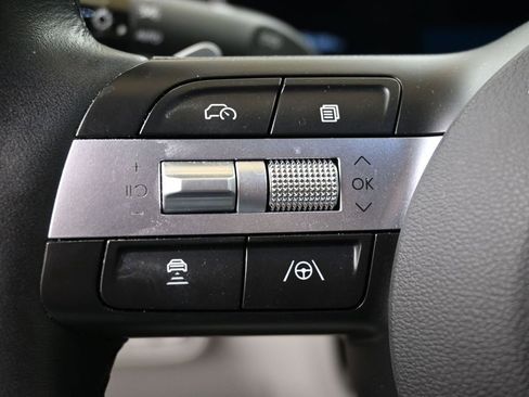 Used 2025 Hyundai Tucson Limited AWD/4WD image 24