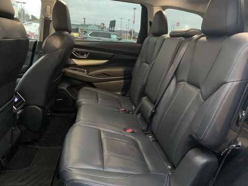 Used 2022 Subaru Ascent Limited w/ Technology Package image 13