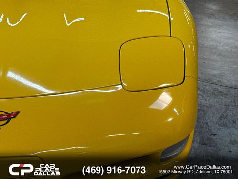Used 2000 Chevrolet Corvette Coupe w/ Roof Pkg RWD image 28