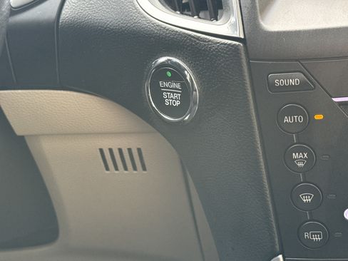 Used 2018 Ford Edge Titanium w/ Technology Package image 32