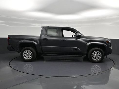 Used 2025 Toyota Tacoma SR5 RWD image 4