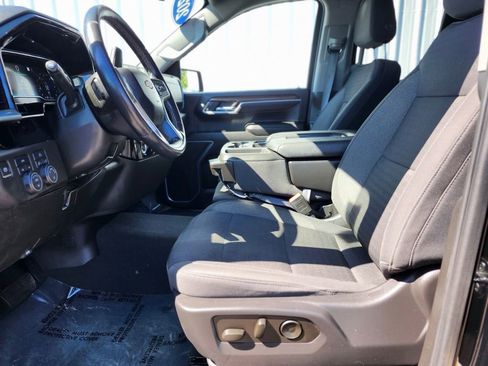Used 2022 Chevrolet Silverado 1500 LT AWD/4WD image 16