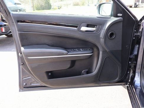 Used 2019 Chrysler 300 S AWD/4WD image 21